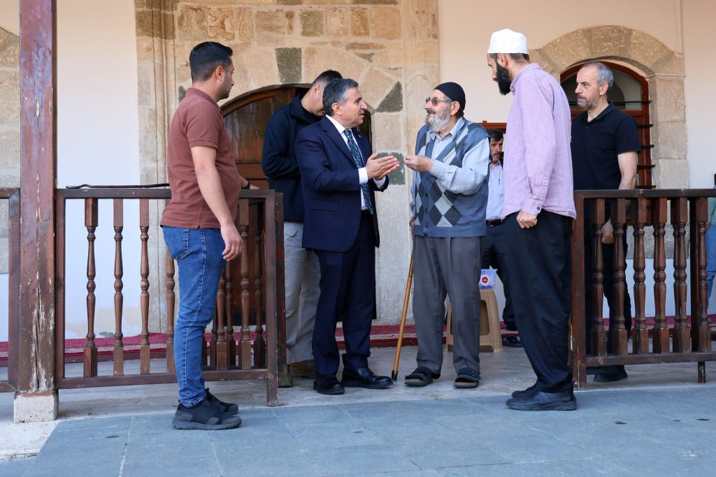 Valimiz Cevdet Atay Tarihî Süleymaniye Mahallesi’nde Vatandaşlarımızla Bir Araya Geldi