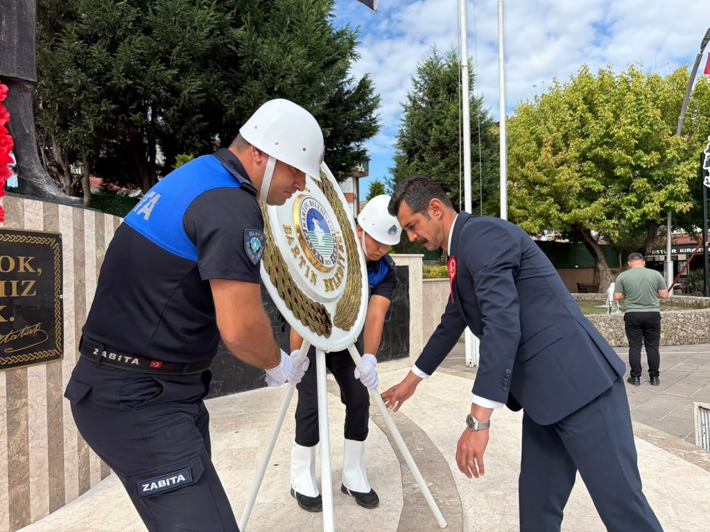 BAŞKAN VEKİLİ ŞAMİL KESER GAZİLER GÜNÜ ANMA TÖRENİNE KATILDI