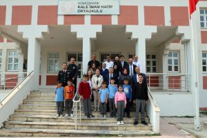 Valimiz Cevdet Atay Kale Koçkaya İlkokulu ve Kale İmam Hatip Ortaokulunu Ziyaret Etti