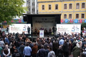 TRABZON İLE MARDİN ARASINDA GÖNÜL KÖPRÜSÜ BULGUR FESTİVALİ İLE PEKİŞTİ