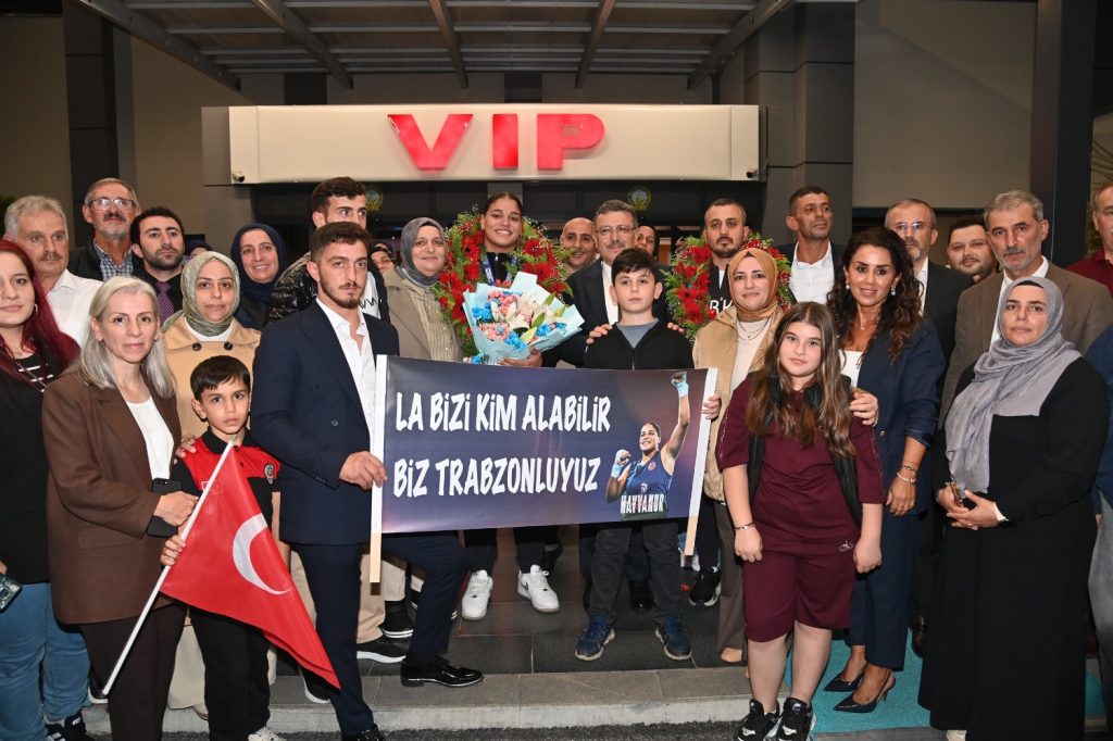 AVRUPA ŞAMPİYONU HAVVANUR KETHÜDA TRABZON’DA COŞKUYLA KARŞILANDI