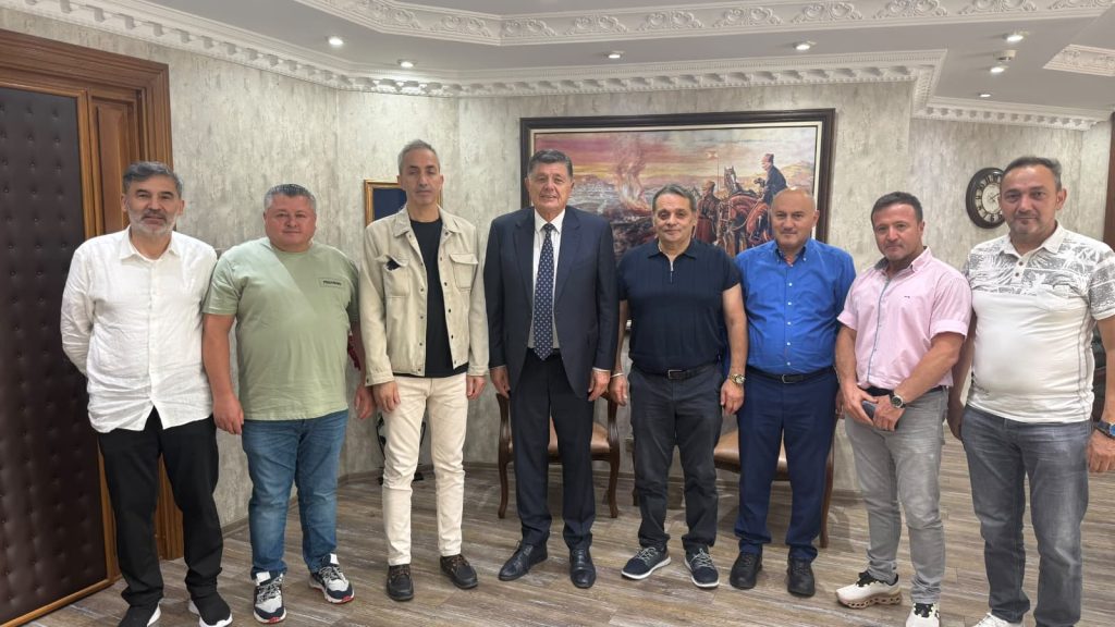 BAŞKAN YALÇINKAYA ARIT AYDINLAR DERNEĞİ YÖNETİMİNİ MAKAMINDA AĞIRLADI