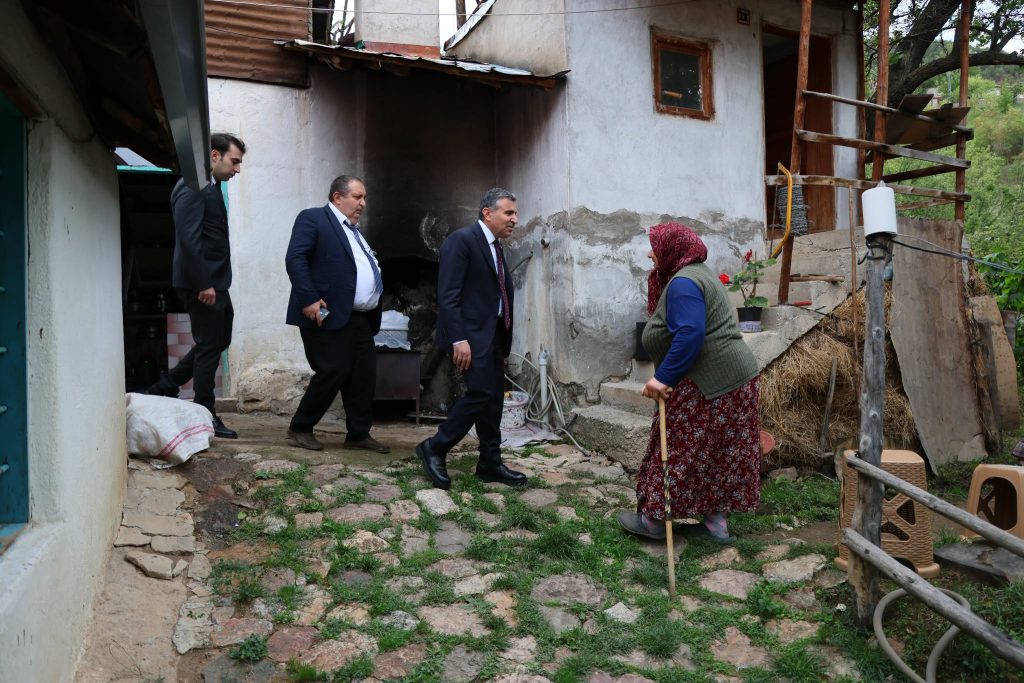 Valimiz Cevdet Atay’dan Hane Ziyaretleri