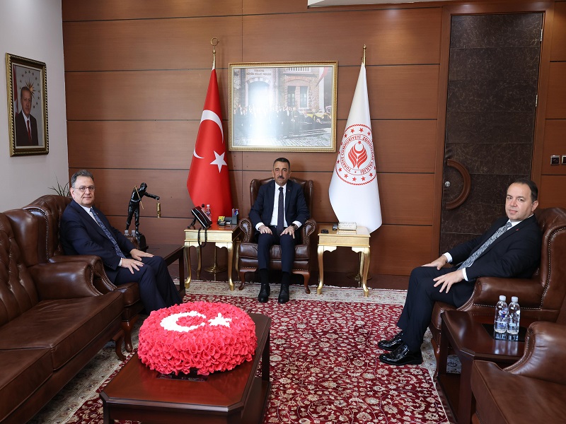Millî Eğitim Bakanlığı Özel Eğitim ve Rehberlik Hizmetleri Genel Müdürü Mustafa Otrar, Vali Osman Hacıbektaşoğlu’nu Ziyaret Etti