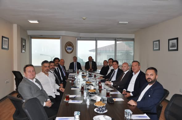 ZONGULDAK İLİ LOJİSTİK YOL HARİTASI RAPORU KAPSAMINDA YÜRÜTÜLEN ÇALIŞMANIN BULGULARININ PAYLAŞILDIĞI TOPLANTI ZONGULDAK TİCARET VE SANAYİ ODASI EV SAHİPLİĞİNDE YAPILDI.