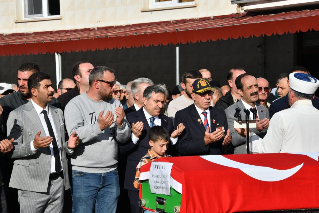 Valimiz Cevdet Atay Muharip Gazimiz İlyas Kullukçu’nun Cenaze Törenine Katıldı