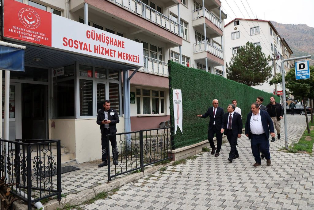 Valimiz Cevdet Atay Sosyal Hizmet Merkezinde İncelemelerde Bulundu