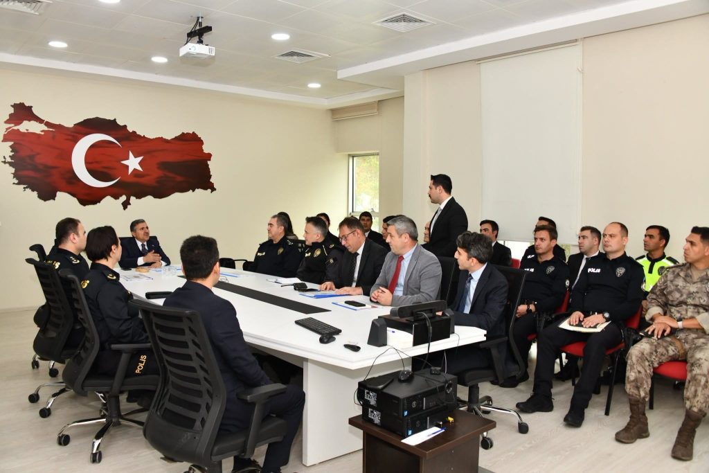 Valimiz Cevdet Atay İl Emniyet Müdürlüğünü Ziyaret Etti