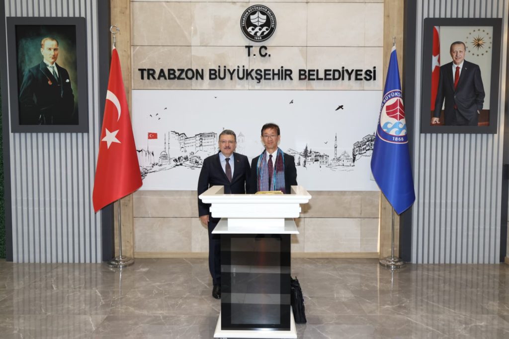 JAPONYA BÜYÜKELÇİSİ MASAMİ’DEN BAŞKAN GENÇ’E ZİYARET
