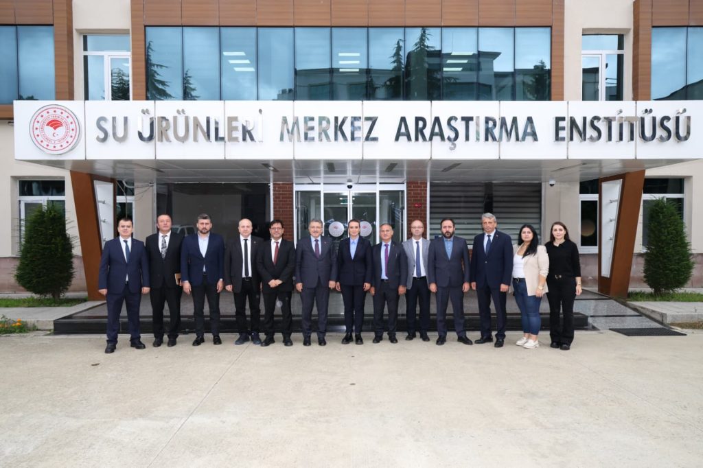 BAŞKAN GENÇ’TEN SU ÜRÜNLERİ ARAŞTIRMA ENSTİTÜSÜ’NE ÖVGÜ: “MERKEZİN TRABZON’DA OLMASI ÇOK KIYMETLİ”