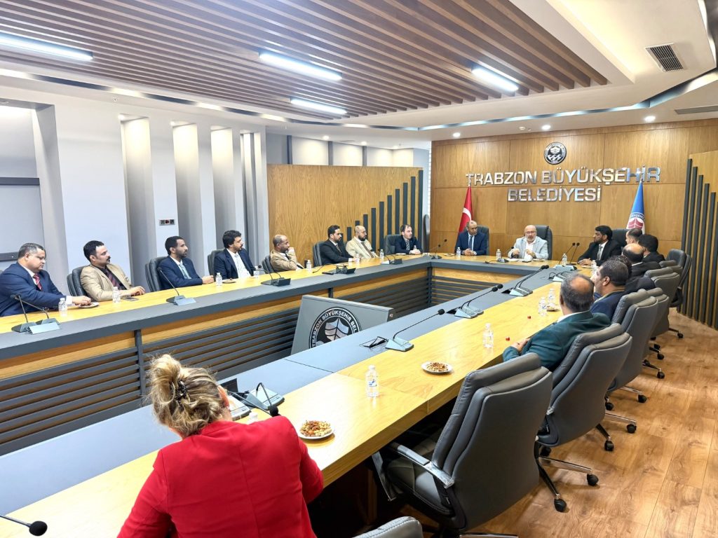 TRABZON’UN VİZYON PROJELERİ UMMAN HEYETİYLE PAYLAŞILDI