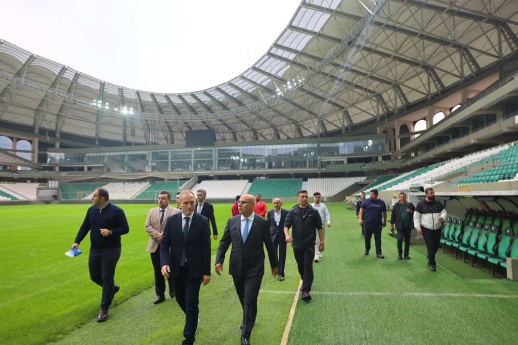 Vali Mustafa Koç, Çotanak Spor Kompleksi ve Sporcu Eğitim Merkezini Ziyaret Etti