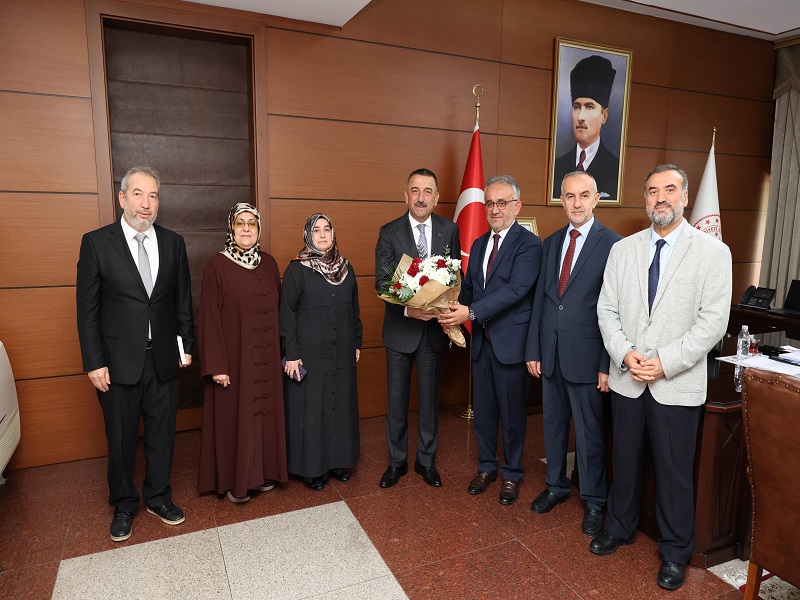 Vali Osman Hacıbektaşoğlu, Camiler ve Din Görevlileri Haftası Dolayısıyla İl Müftüsü Bayram Danacı ve Beraberindeki Heyeti Kabul Etti