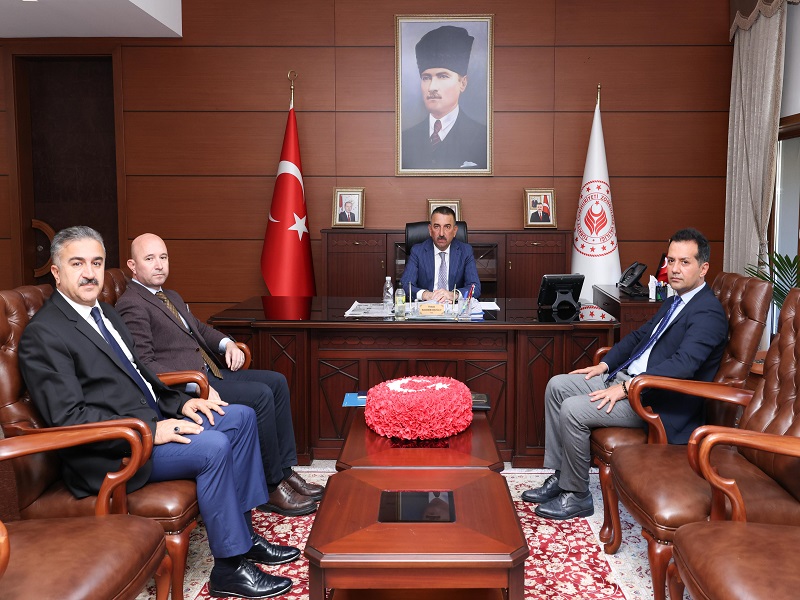 Vali Osman Hacıbektaşoğlu, Vali Yardımcısı Mutlu Almalı ile Beraberindeki Heyeti Kabul Etti