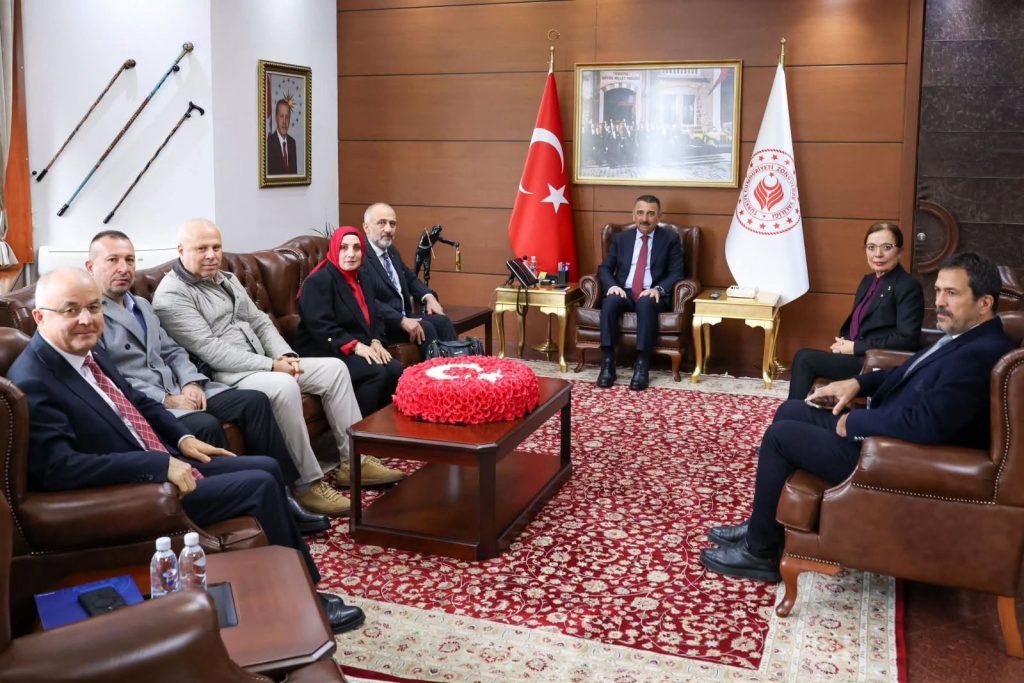 ZTSO YÖNETİM KURULU’NDAN ZONGULDAK VALİSİ OSMAN HACIBEKTAŞOĞLU’NA ZİYARET